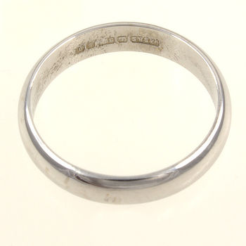 9ct white gold Wedding Ring size K½